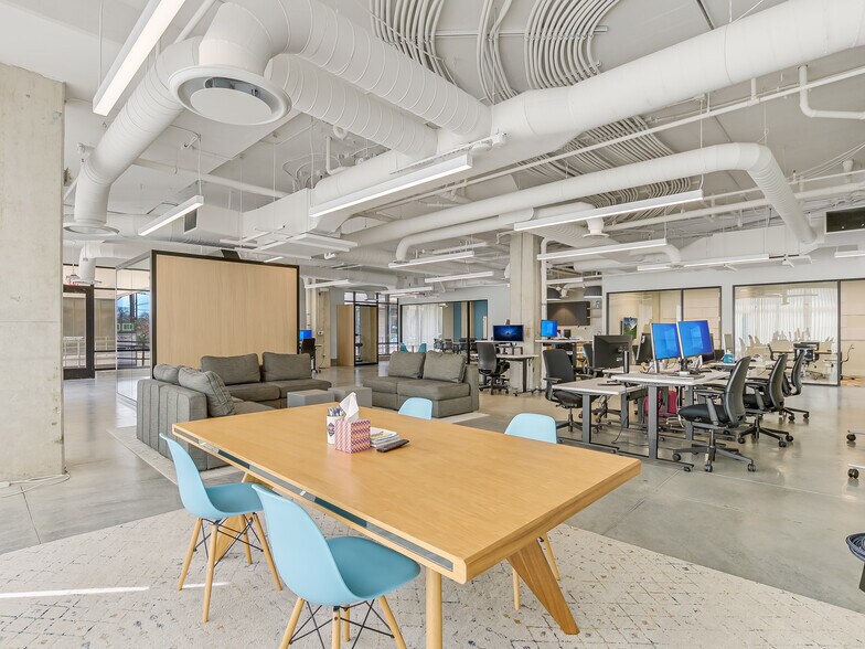 More Photos Of 1800 E 4th St, Austin Multifamily For Sale