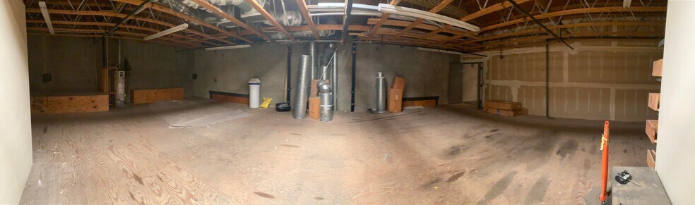 More Photos Of 11930 Goldring Rd, Arcadia Light Distribution For Lease