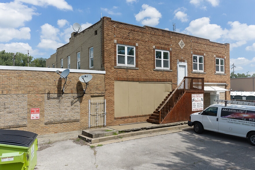 More Photos Of 7164 Kaw Dr, Kansas City Warehouse For Sale