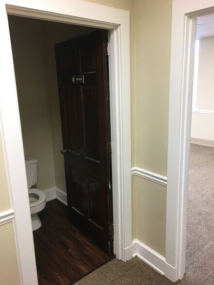 More Photos Of 301 Broome St, Lagrange Office For Lease