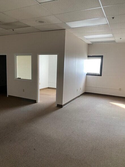 More Photos Of 220 Division St, Kingston Flex For Lease