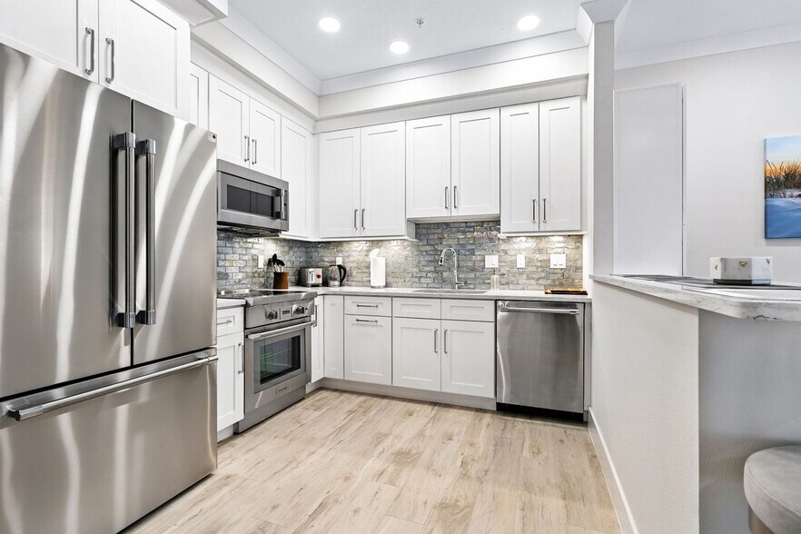More Photos Of 1234 15th St, Sarasota Specialty For Sale