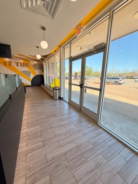More Photos Of 3412 Highway 6, Sugar Land Storefront For Lease