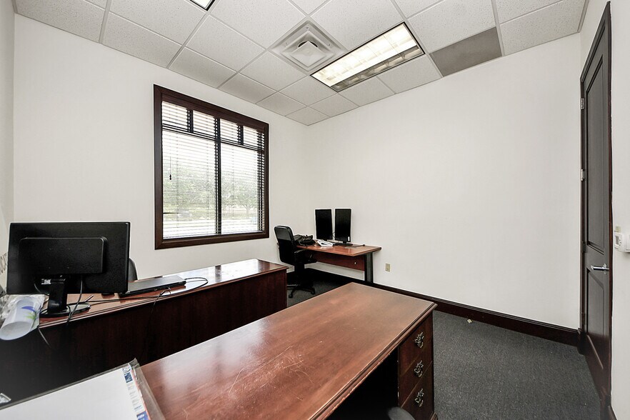 More Photos Of 4610 Riverstone Blvd, Missouri City Medical For Sale