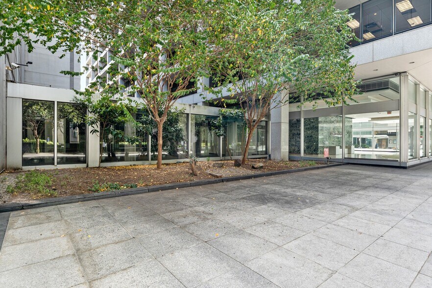 More Photos Of 1021 Main St, Houston Office For Lease