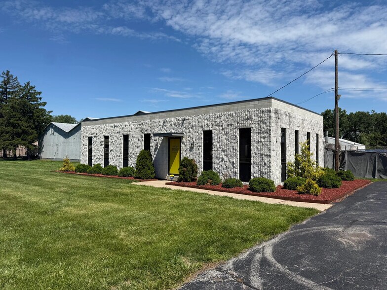 Primary Photo Of 3060 South Ave, Toledo Manufacturing For Lease