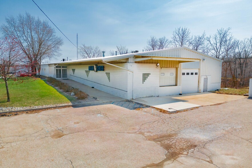 More Photos Of 150 Osmun St, Pontiac Warehouse For Sale