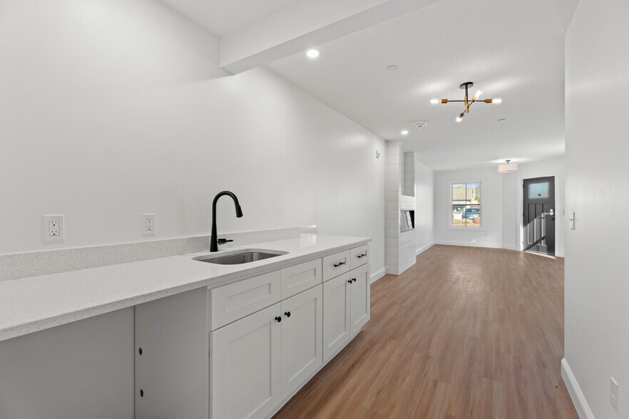 More Photos Of 44 Williams Ave, Mystic General Retail For Sale