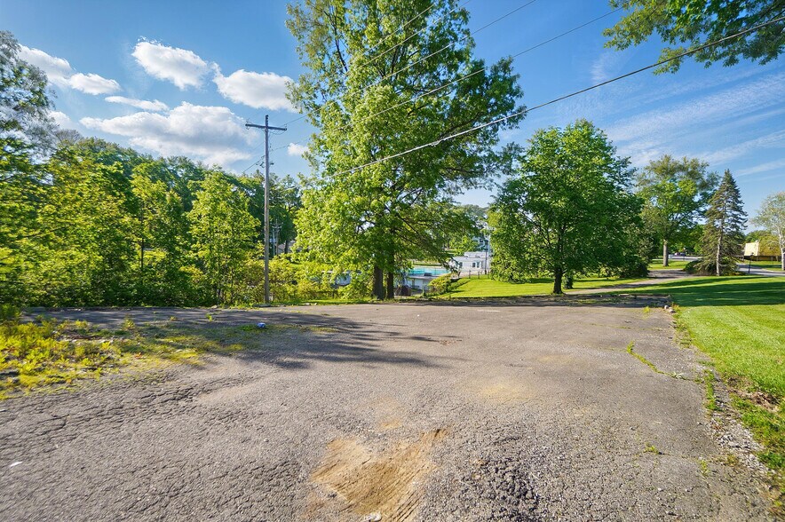 More Photos Of 50 Eswin St, Cincinnati Freestanding For Sale