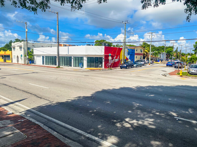 Primary Photo Of 300 SW 17th Ave, Miami Fast Food For Sale