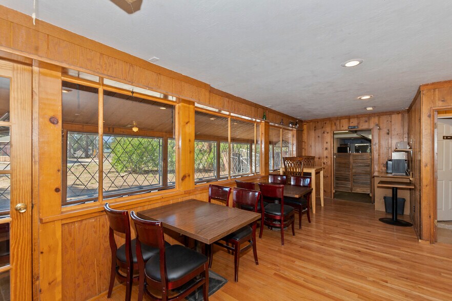 More Photos Of 39167 Rim of the world Dr, Fawnskin Restaurant For Sale
