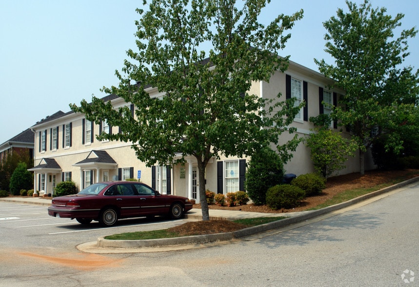 More Photos Of 255 Corporate Center Dr, Stockbridge Office For Lease