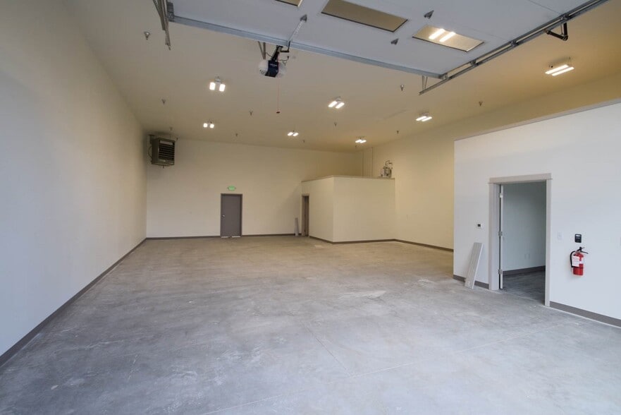 More Photos Of 1051 SW Layton Ct, Prineville Warehouse For Sale