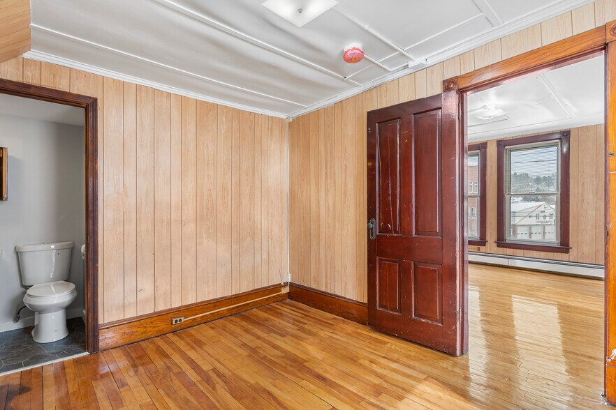 More Photos Of 4 Elm St, Lancaster Apartments For Sale