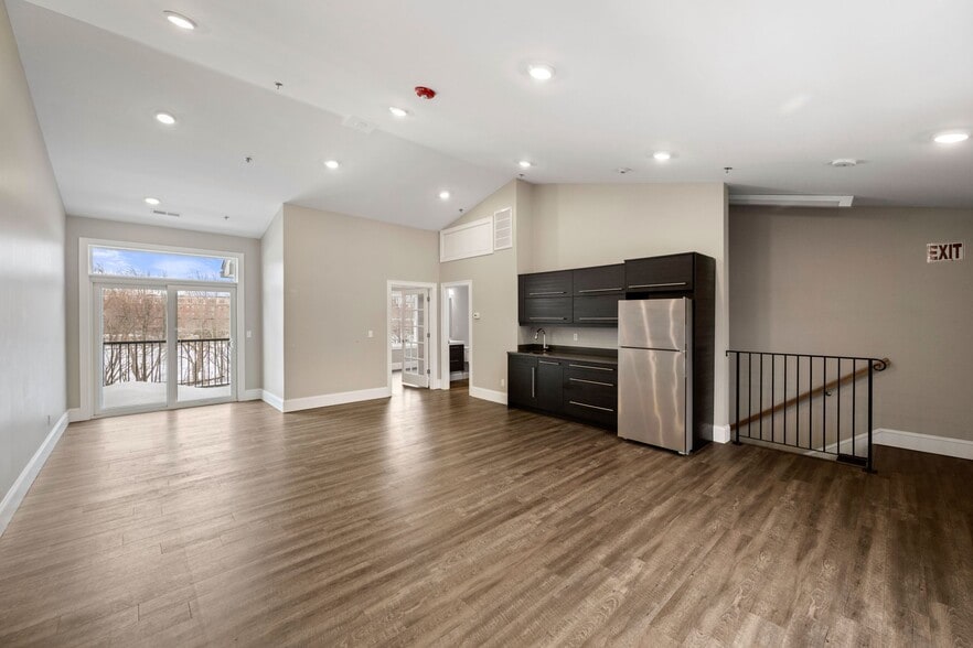 More Photos Of 42 Felton St, Waltham Warehouse For Sale