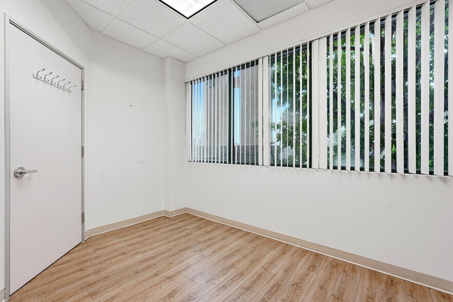 More Photos Of 1000 Newbury Rd, Thousand Oaks Medical For Sale