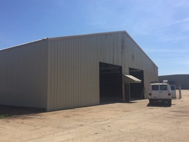 Primary Photo Of 925 Linco Rd, Longview Flex For Lease