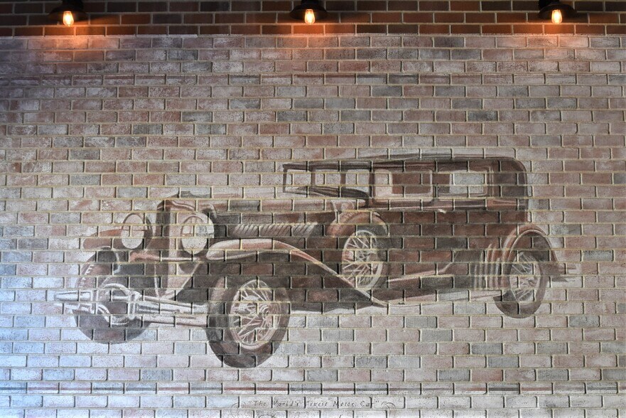 More Photos Of 2108-2260 Ferry Rd, Naperville Showroom For Sale