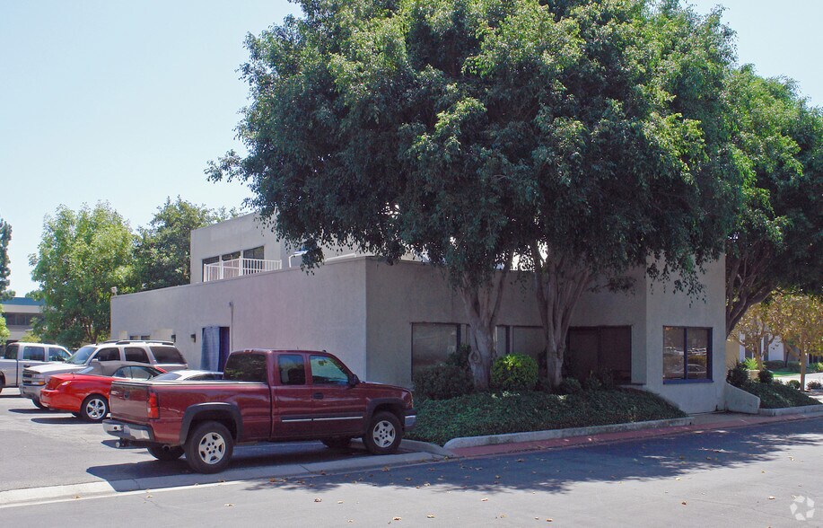 More Photos Of 501 Parkcenter Dr, Santa Ana Office For Lease