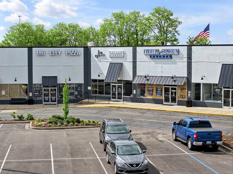 More Photos Of 401 Outlet Center Dr, Georgetown General Retail For Lease