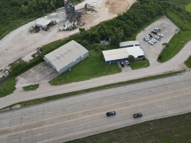 More Photos Of 6918 E Highway 332, Freeport Industrial For Lease
