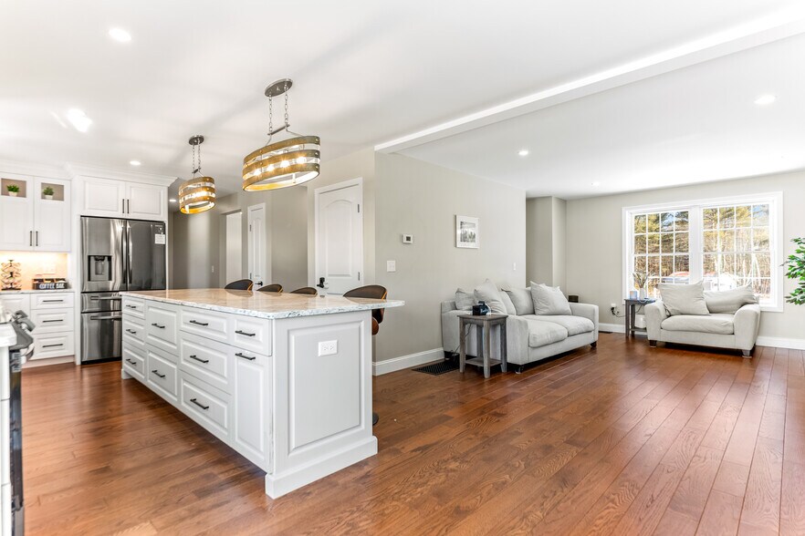 More Photos Of 83 King Rd, Chichester Apartments For Sale