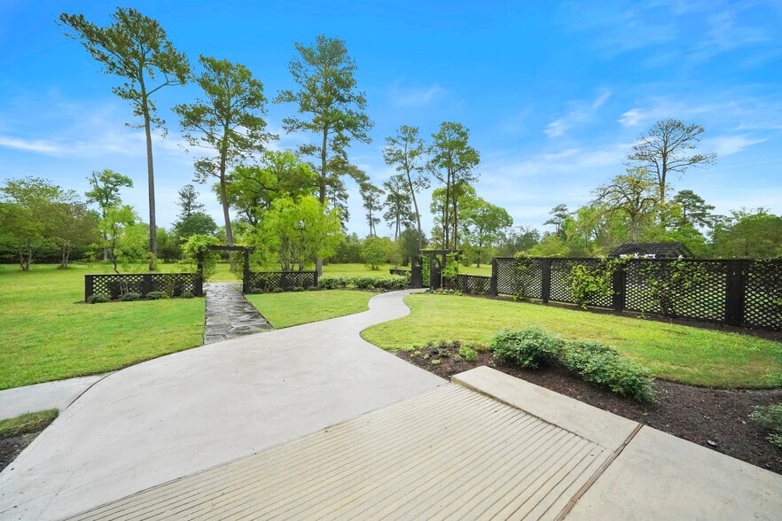 More Photos Of 25566 Bradbury Dr, Hockley Winery Vineyard For Sale