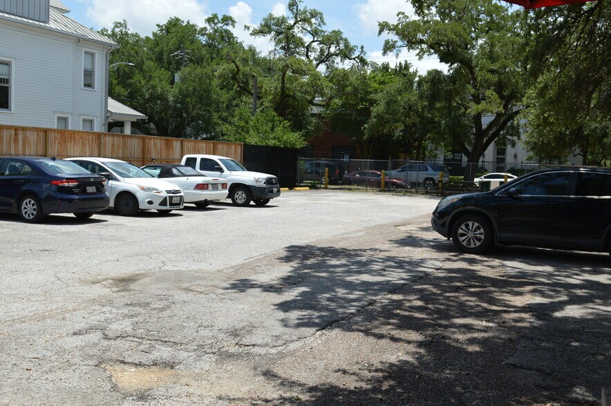 More Photos Of 3803 Bute St, Houston Storefront Retail Residential For Sale