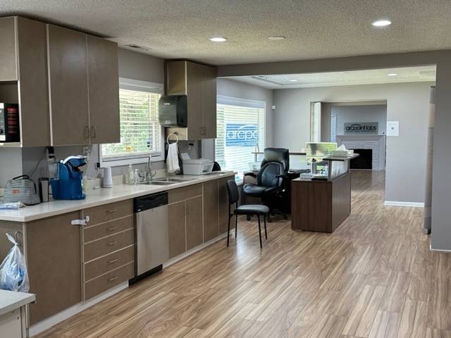 More Photos Of 2010 SE 182nd Ave, Portland Office For Sale