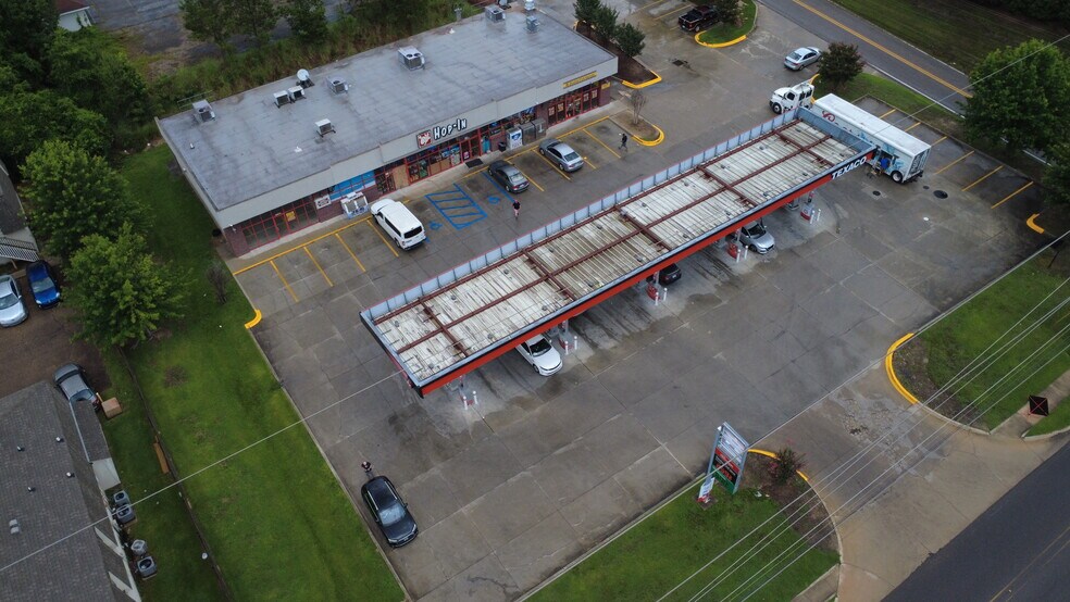 More Photos Of 2611 W 7th St, Hattiesburg Service Station For Lease