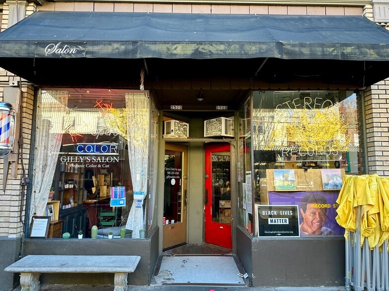 More Photos Of 2510-2524 SE Clinton St, Portland Storefront Retail Office For Sale