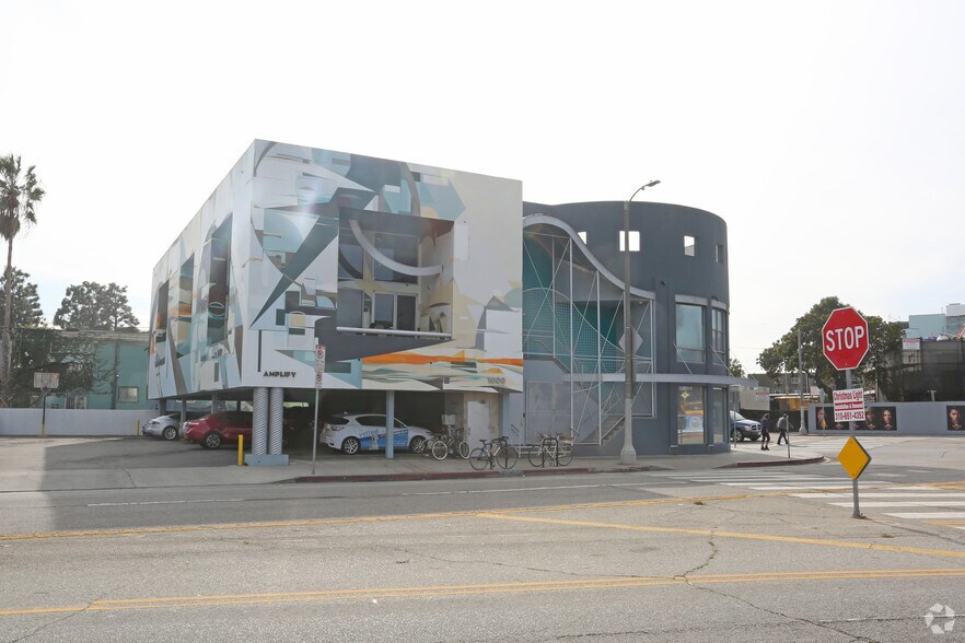 More Photos Of 1600 Main St, Venice Office For Lease