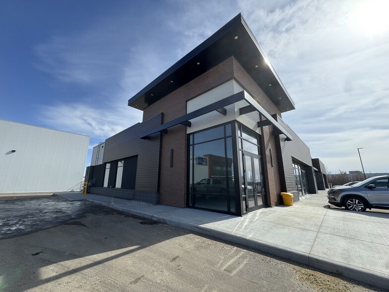 More Photos Of 4905 Roper Rd NW, Edmonton Storefront For Sale
