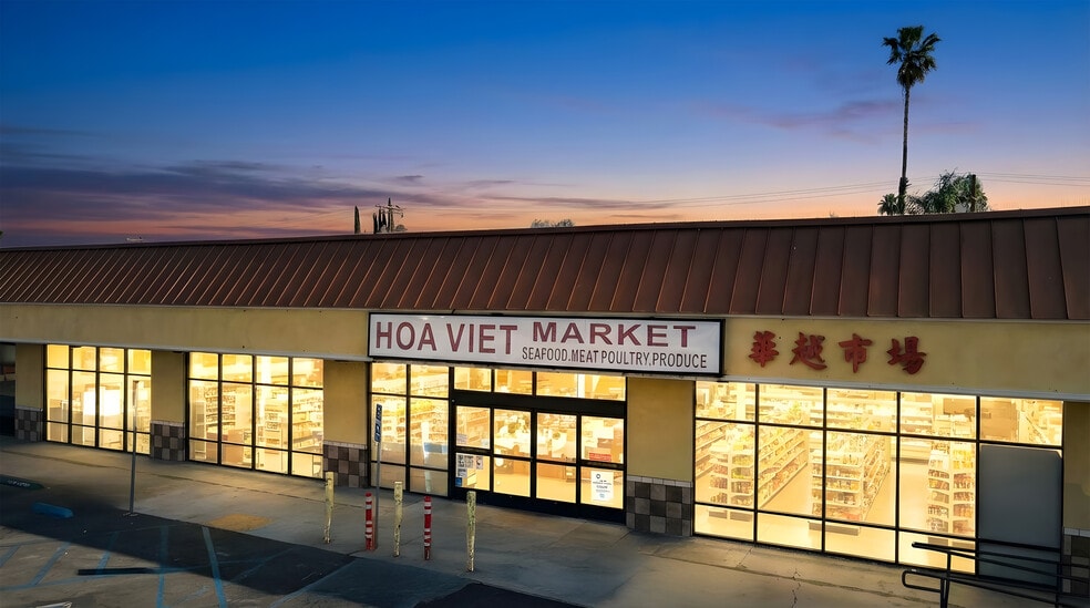 Primary Photo Of 21001-21015 Sherman Way, Canoga Park Freestanding For Lease