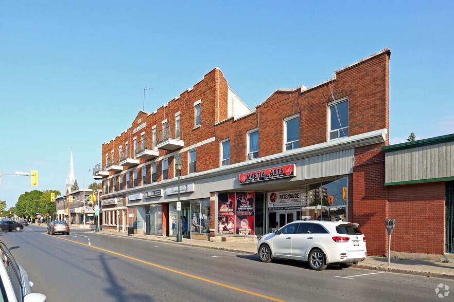 More Photos Of 400-404 Montreal Rd, Cornwall Storefront Retail Residential For Lease