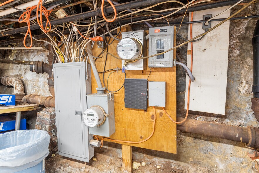 More Photos Of 2555 S Warnock St, Philadelphia Storefront Retail Residential For Sale