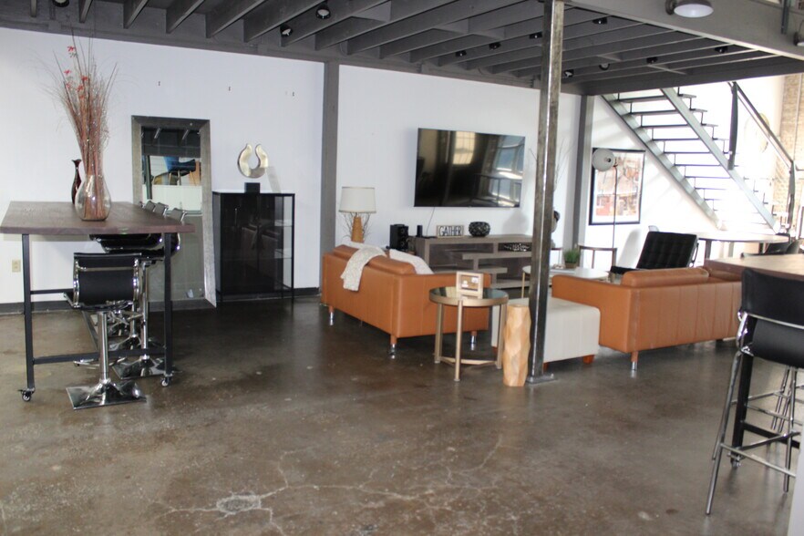 More Photos Of 949 W Marietta St NW, Atlanta Office For Lease
