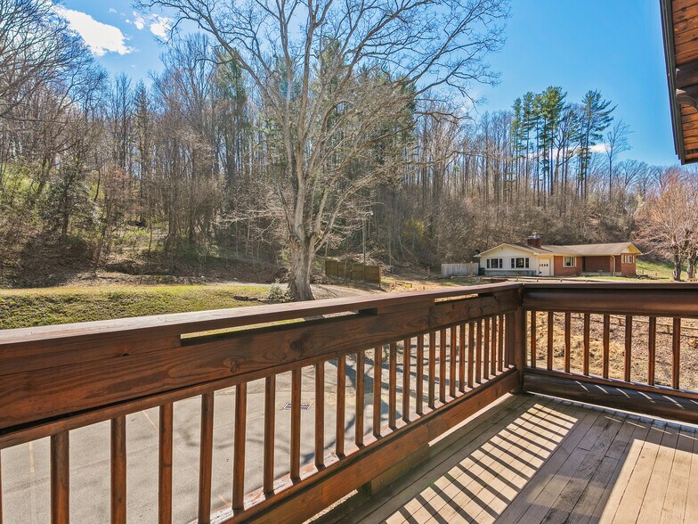 More Photos Of 1482 Russ Ave, Waynesville Office For Lease