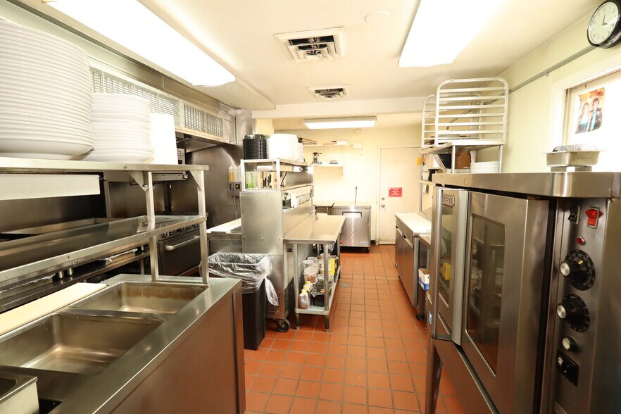 More Photos Of 4410 200th Ave, Bristol Restaurant For Sale