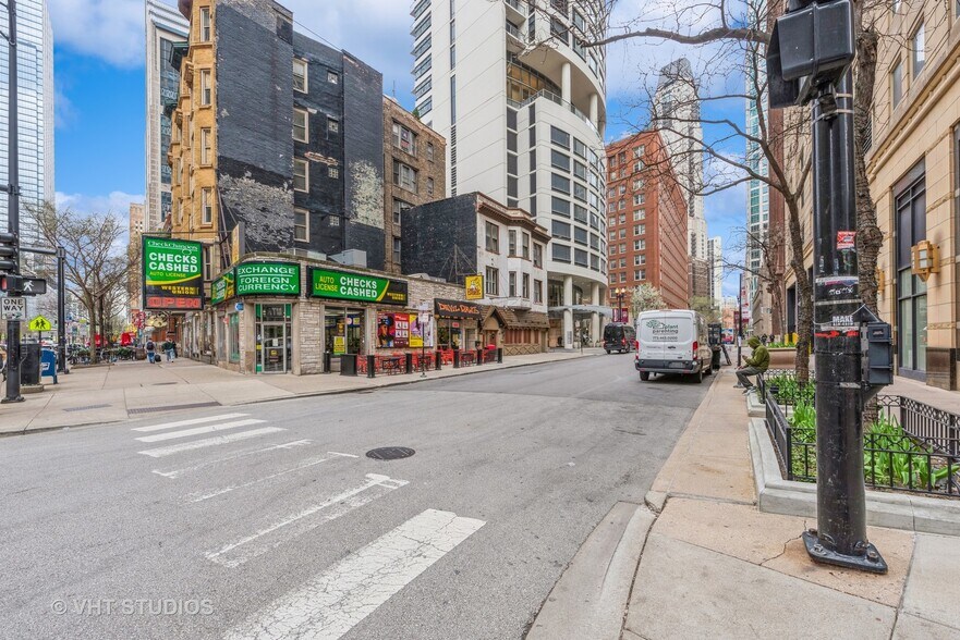 More Photos Of 806 N Rush St, Chicago General Retail For Sale