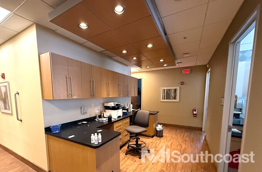 More Photos Of 6310 Health Park Way, Bradenton Medical For Lease
