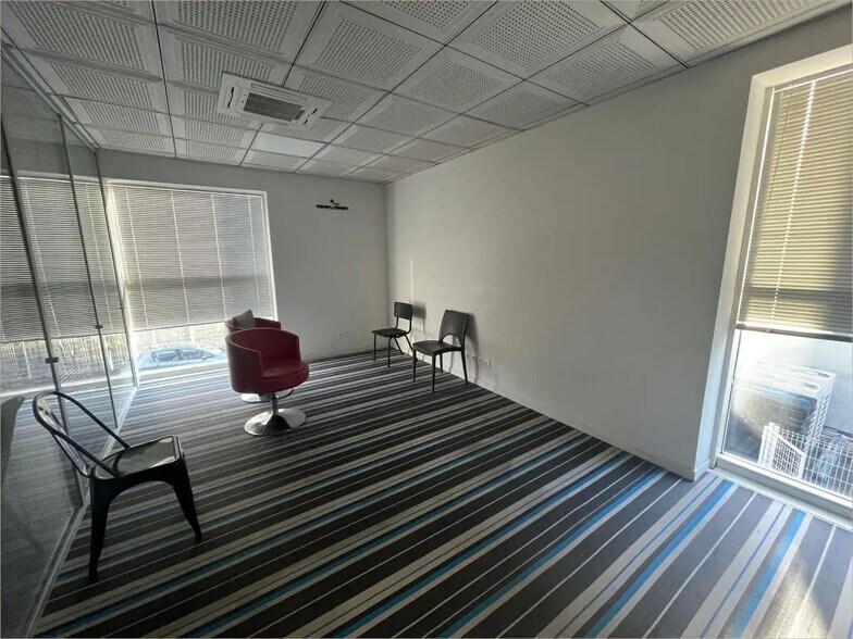 More Photos Of 19 Impasse De Castelviel, Rouffiac-Tolosan Flex For Lease