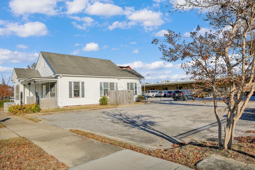 More Photos Of 115 S Cool Spring St, Fayetteville Office For Lease