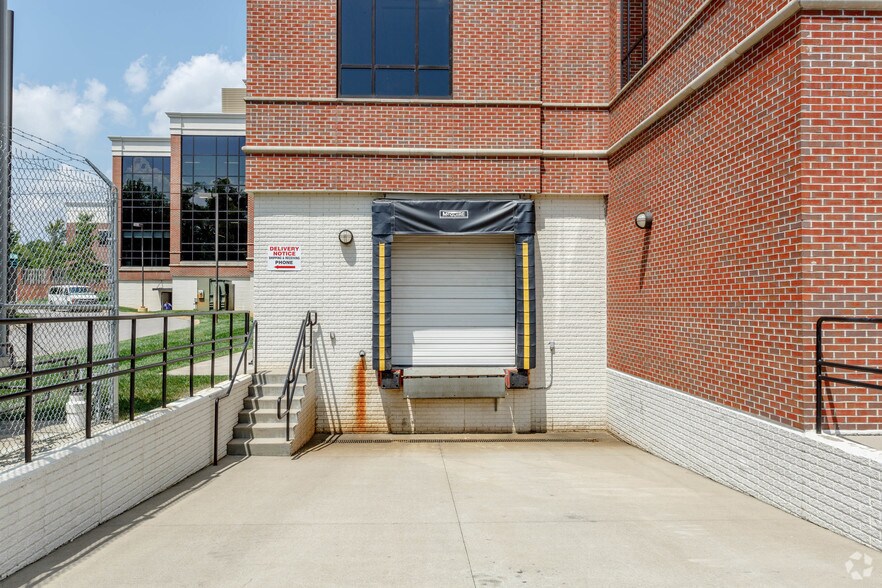 More Photos Of 389 Nichol Mill Ln, Franklin Unknown For Lease