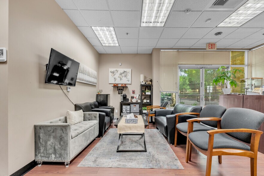More Photos Of 1930 Del Paso Rd, Sacramento Medical For Sale