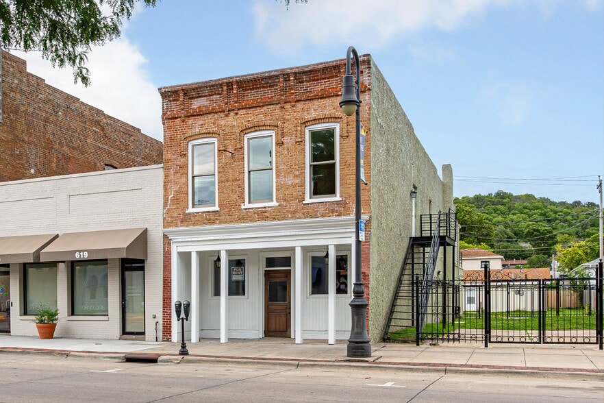 More Photos Of 621-623 S Main St, Council Bluffs Storefront Retail Residential For Lease
