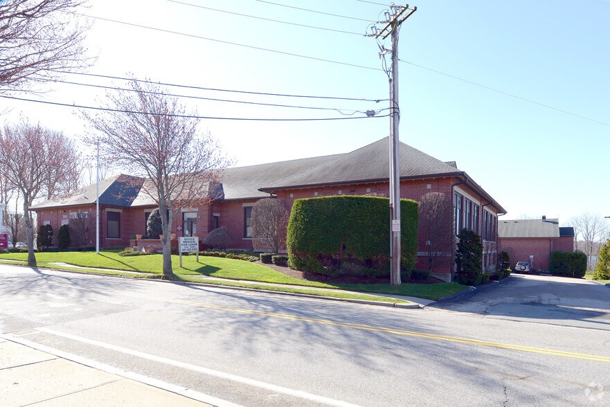 More Photos Of 310 Maple Ave, Barrington Medical For Lease