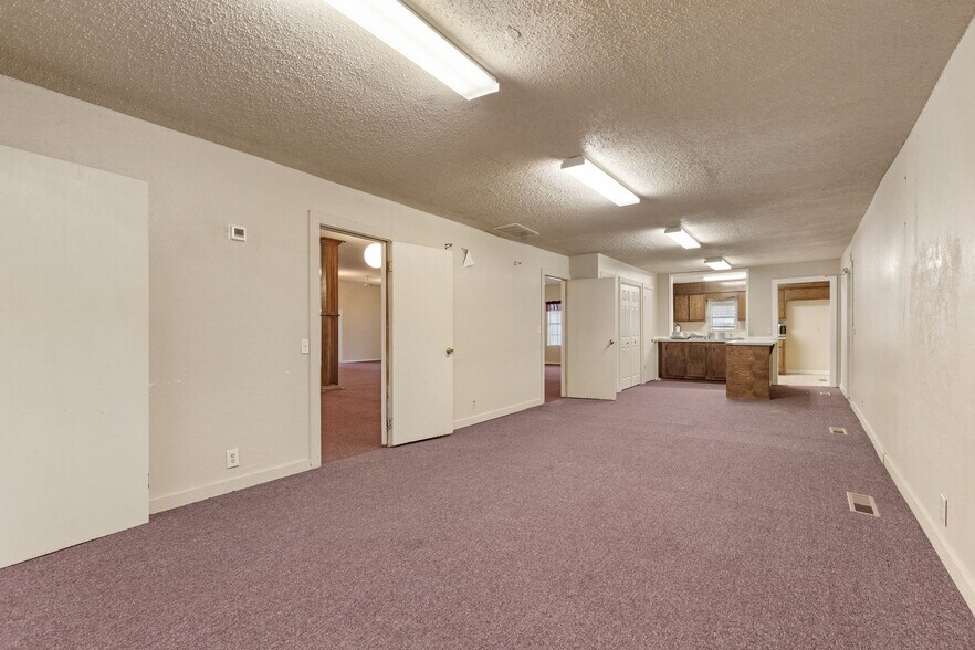 More Photos Of 215 S Bixby St, Coweta Religious Facility For Sale