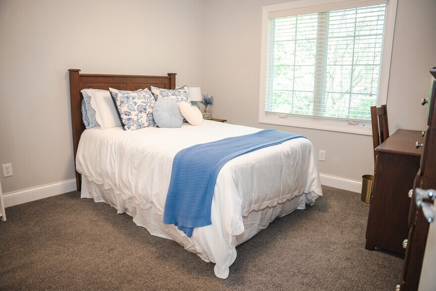 More Photos Of 18088-18140 Legacy Village Ct, South Bend Apartments For Sale