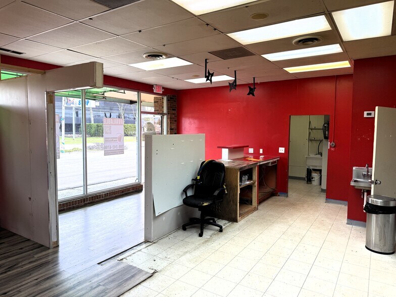 More Photos Of 31779-31799 Middlebelt Rd, Farmington Hills Restaurant For Lease